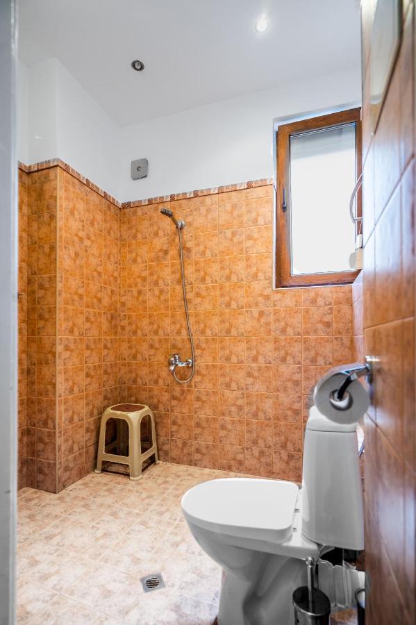 Sofia'S Vintage Gem: Spacious 2Bd Flat On Solunska Apartment Luaran gambar