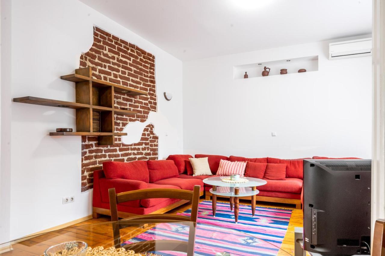 Sofia'S Vintage Gem: Spacious 2Bd Flat On Solunska Apartment Luaran gambar