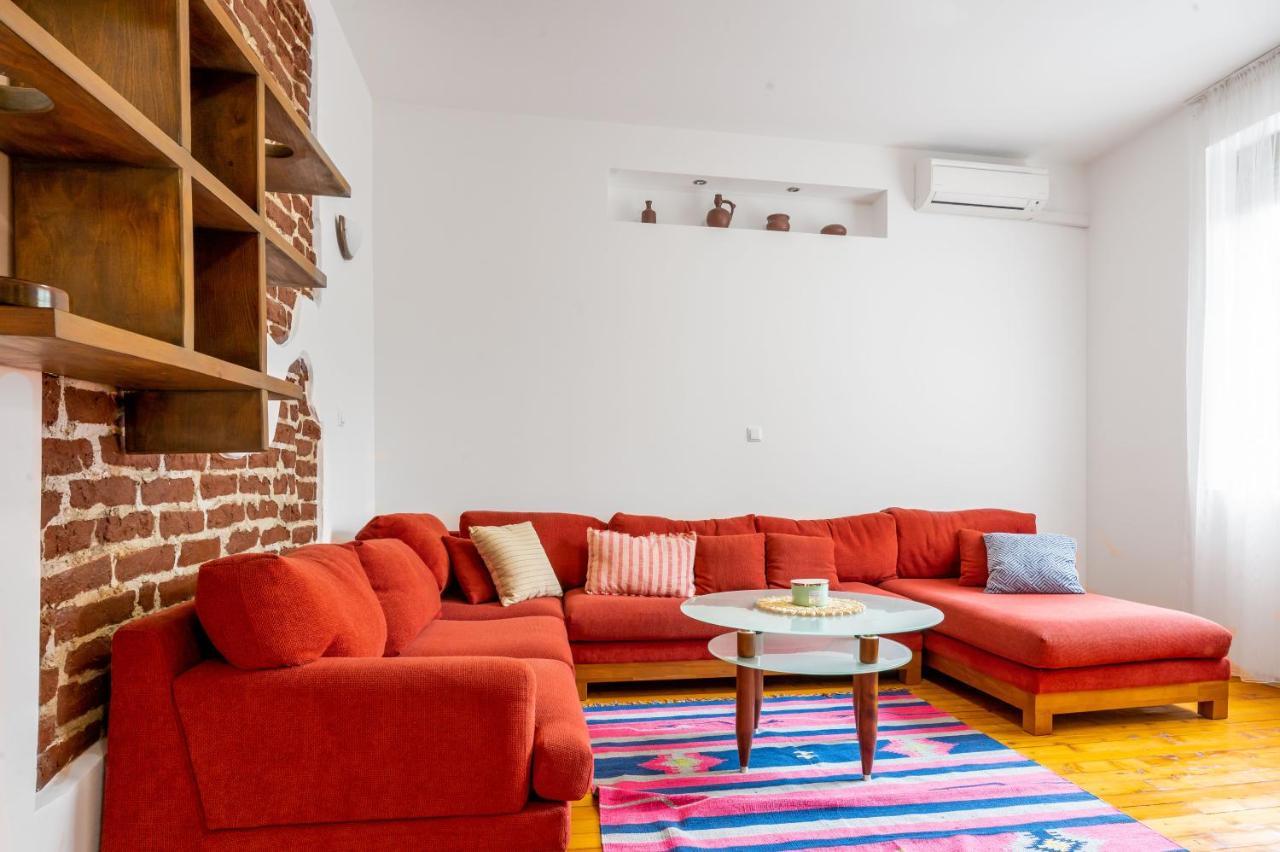 Sofia'S Vintage Gem: Spacious 2Bd Flat On Solunska Apartment Luaran gambar